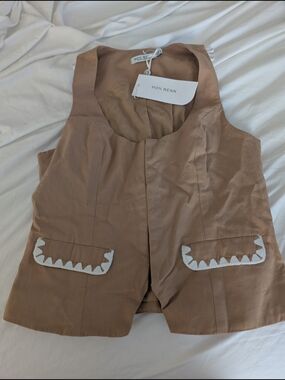 Mon Renn Women's Brown Vest with White Trim